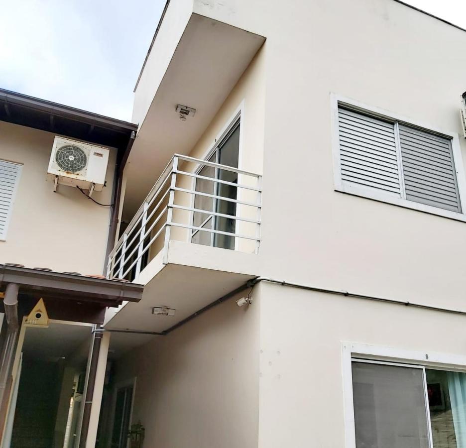 Pousada Morena Flor ฟลอเรียนอโปลิส ภายนอก รูปภาพ